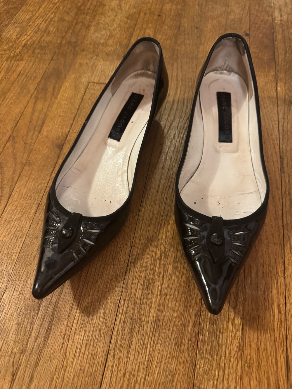 Marc Jacobs Black Patent Pointed-Toe Kitten Heels with Embellished Toe - Picture 3 of 8